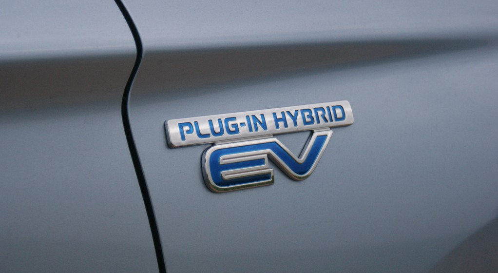 Mitsubishi Outlander PHEV - samochód hybrydowy