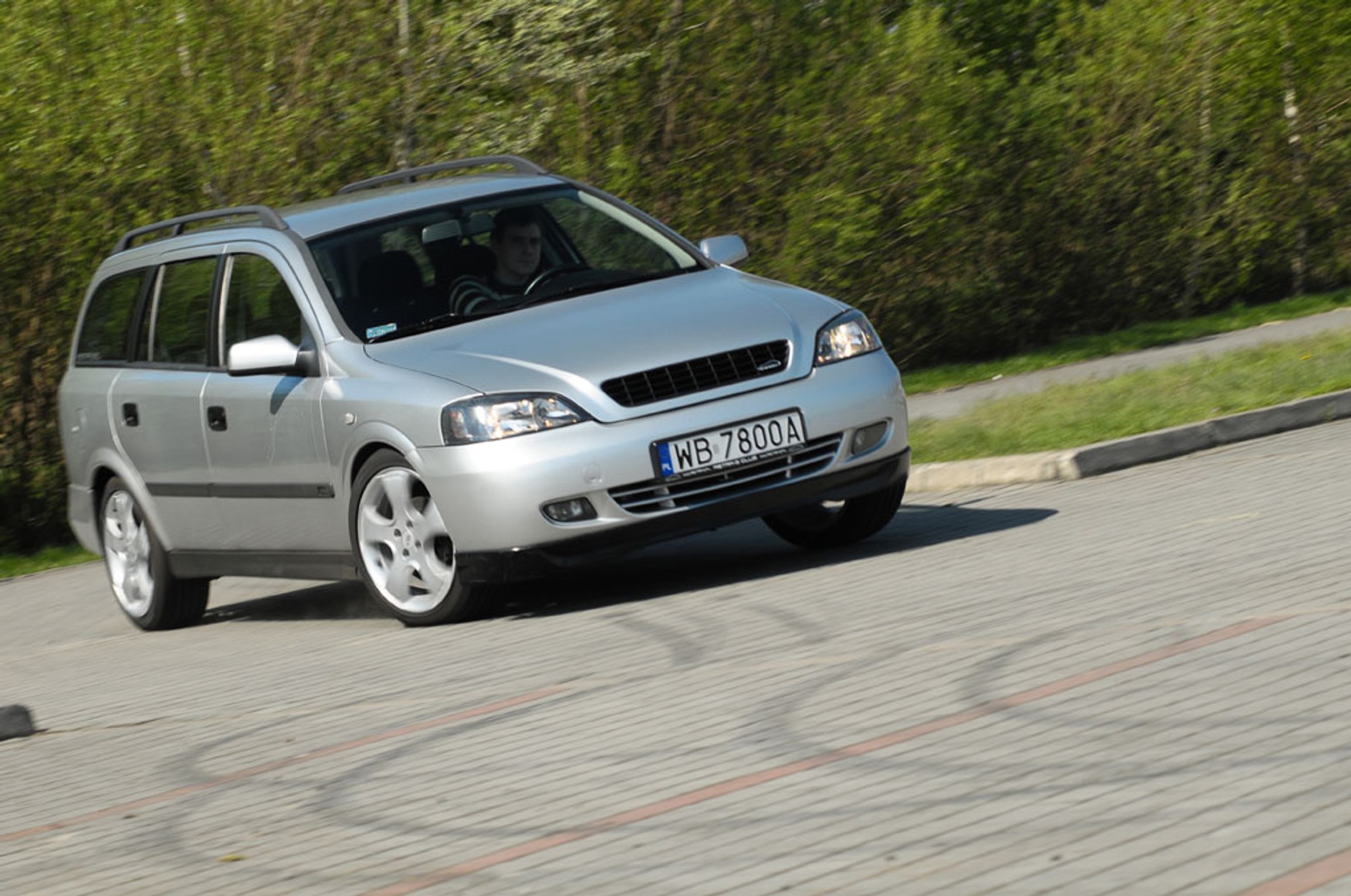 Opel Astra II 1.6 kontra Renault Megane 1.6: Pojedynek na rzeczowe argumenty