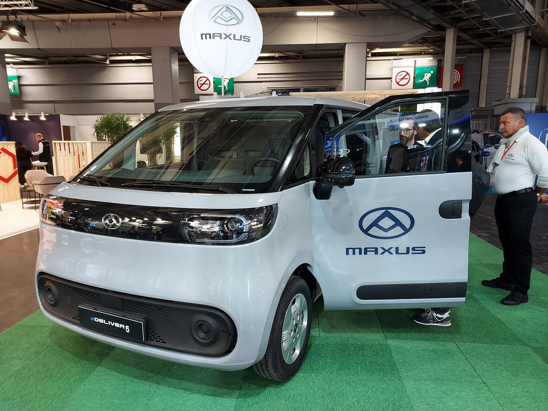 Salon samochodowy w Paryżu 2024