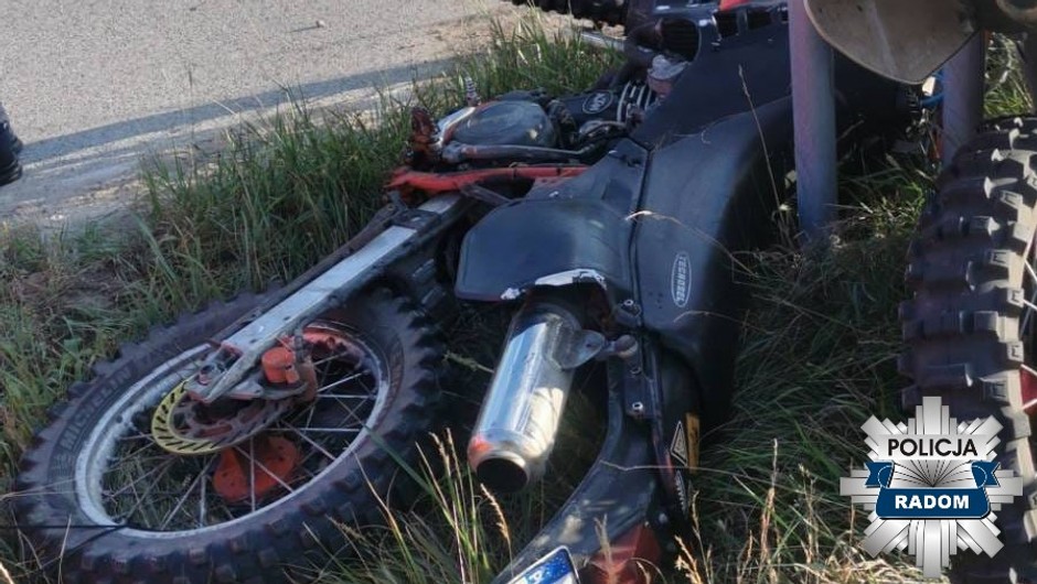 Wypadł z drogi na łuku. Motocyklisty nie udało się uratować
