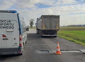 Za dużo buraków w burakach. Patrol ITD zatrzymał przeładowaną "wannę"