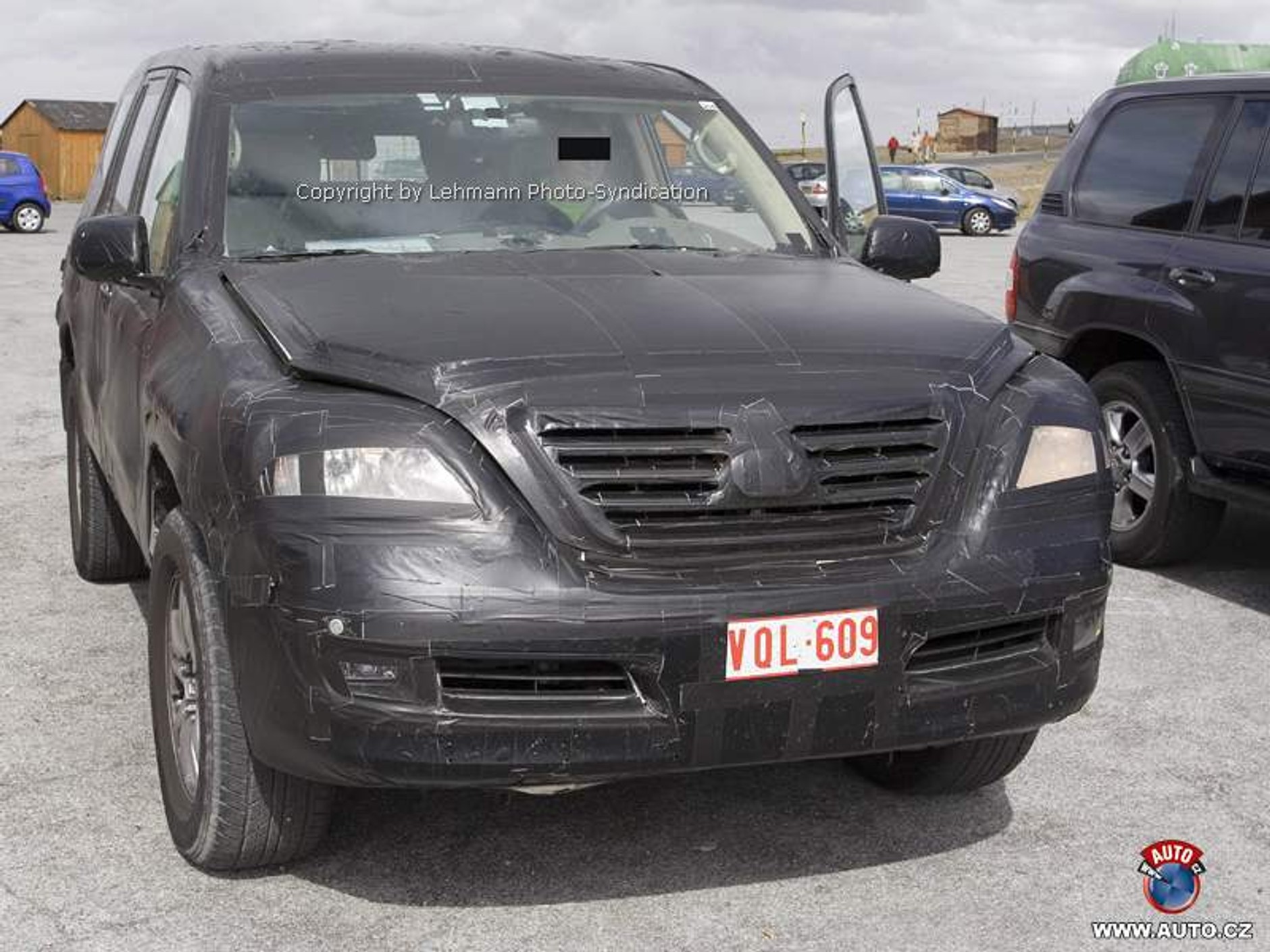 Zdjęcia szpiegowskie: nowa Toyota Land Cruiser/Lexus LX 470