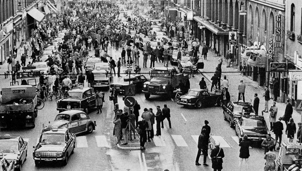 Szwedzi wprowadzili ruch prawostronny 3 września 1967 r.
