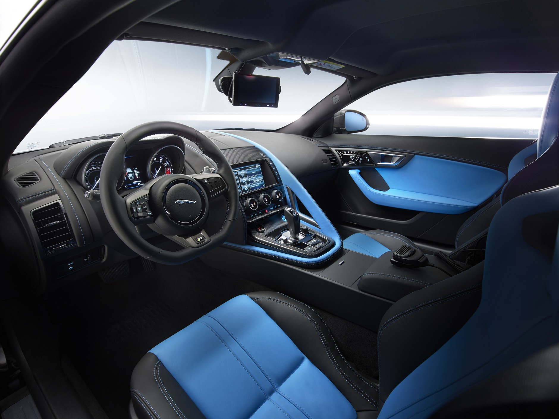 Jaguar F-Type - Sky Team