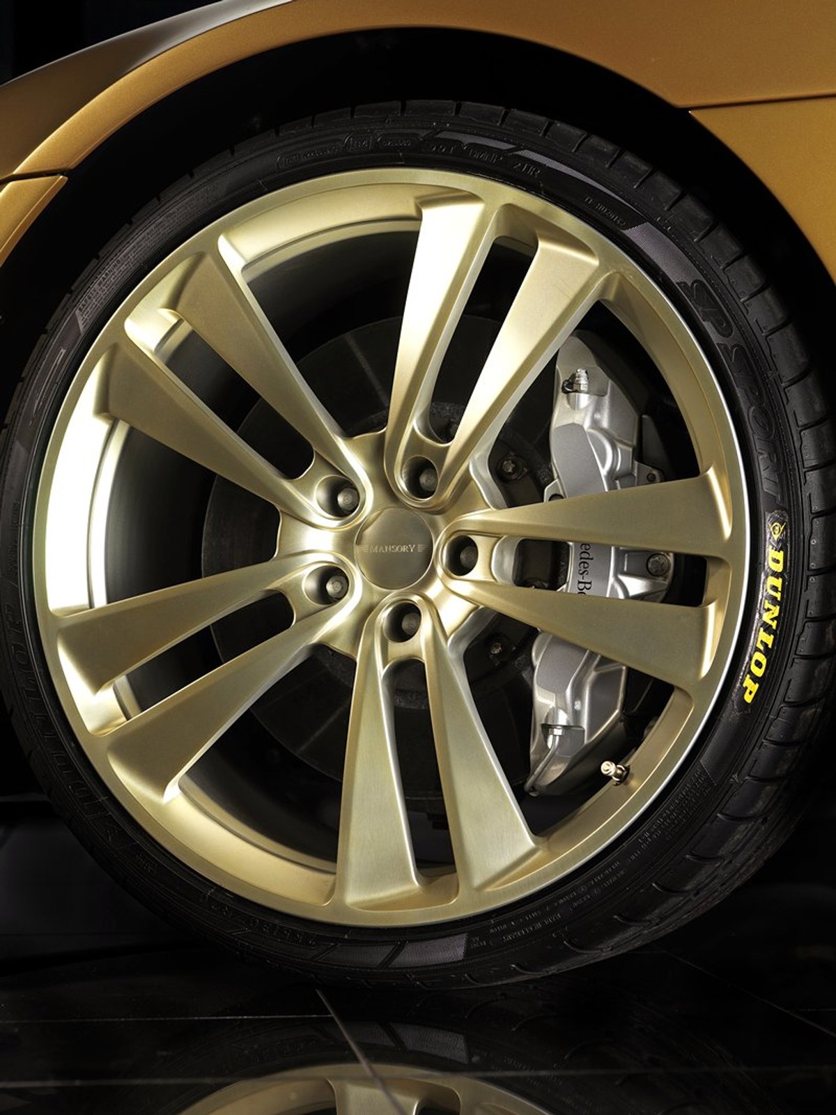 Mansory Renovatio – SLR prawie ze złota (+ tapety)