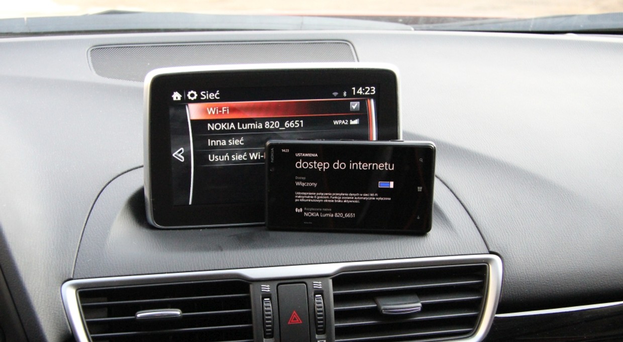 Mazda 3: internet w samochodzie