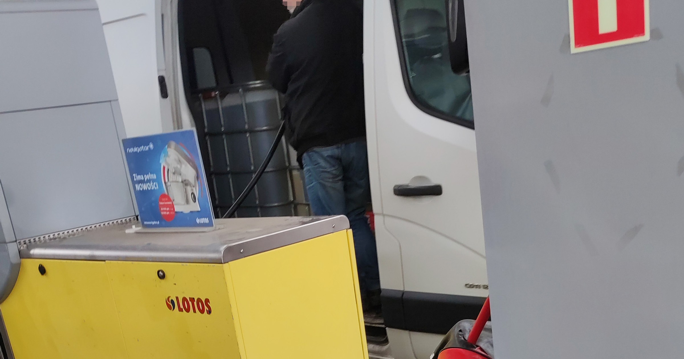 Tankowanie do "mauzera" na stacji Lotos