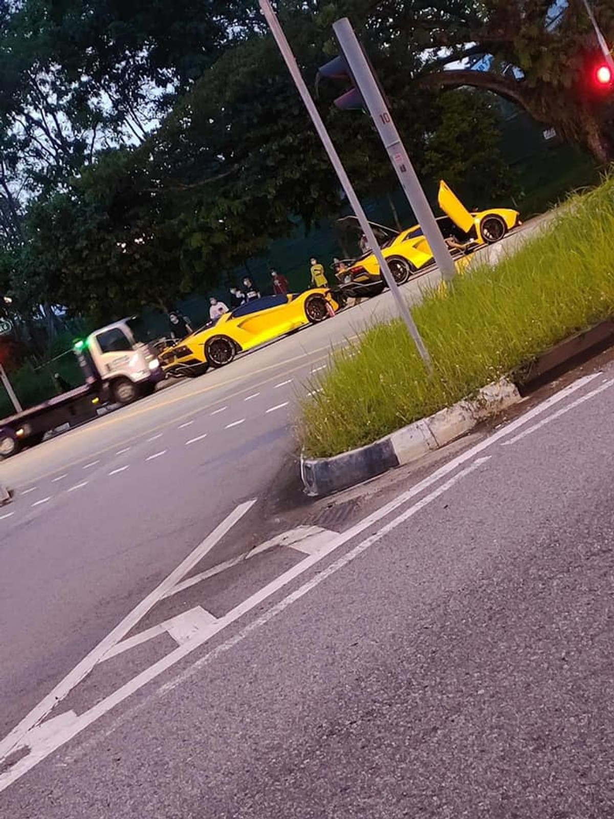 Lamborghini Aventador S – zderzenie bliźniaczych modeli