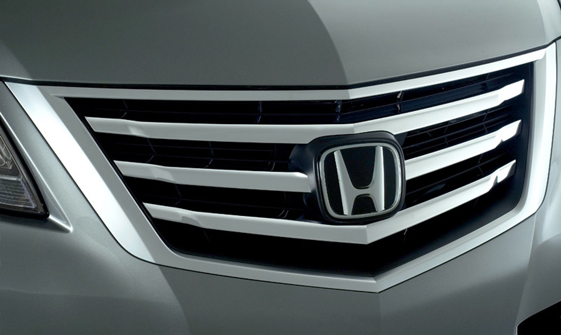 Honda Legend: z nowym designem i mocniejszym silnikiem