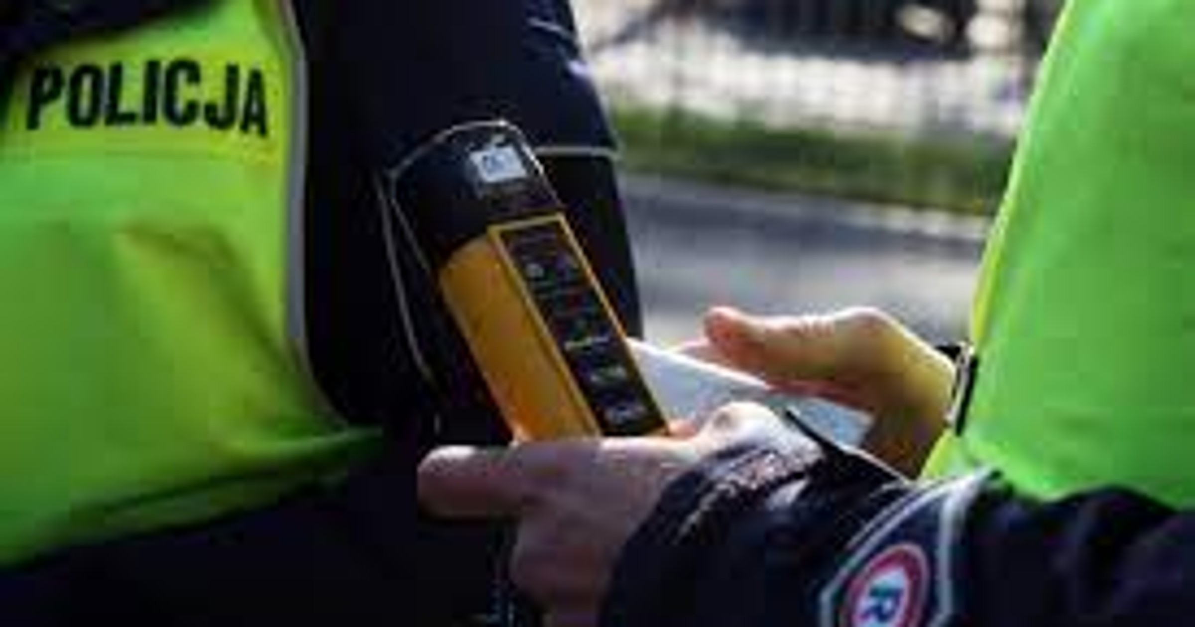 Policjanci dostali zgłoszenie. Kierująca Fordem ledwo siedziała za kierownicą