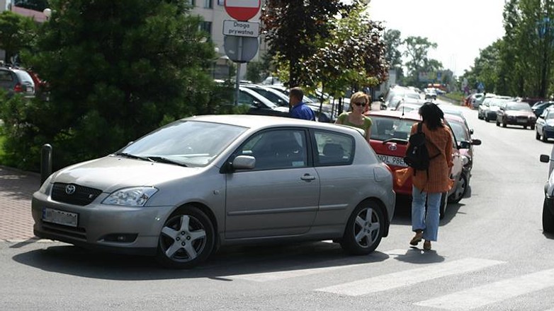 Naukowcy udowodnili, że mężczyźni parkują lepiej od kobiet