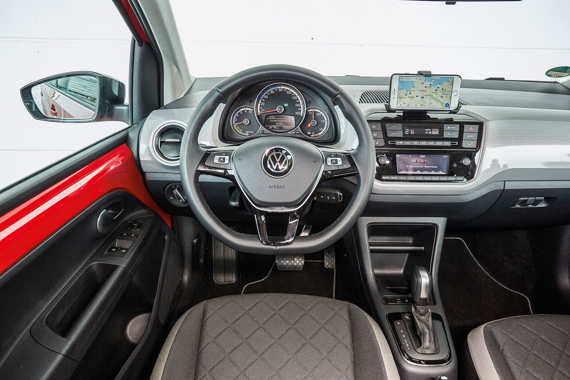 Renault ZOE kontra Volkswagen E-Up! - elektryk w mieście może mieć sens