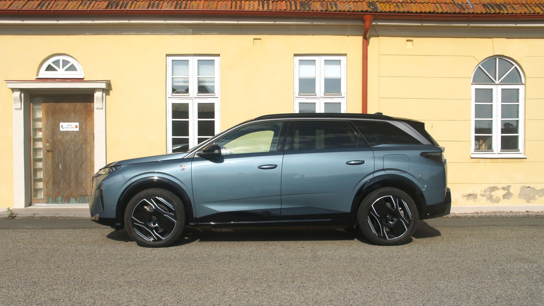 Peugeot E-5008 w pierwszym teście