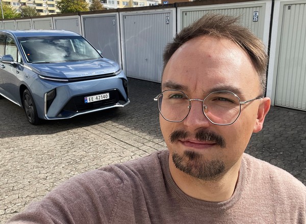 Jeździłem luksusowym elektrycznym "dziwolągiem" za ponad 180 tys. zł. Van premium z Chin zaskakuje jak żadne inne auto