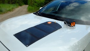 Sprawdziłem, jak działa "kieszonkowy" panel słoneczny. To prywatna elektrownia na kempingu