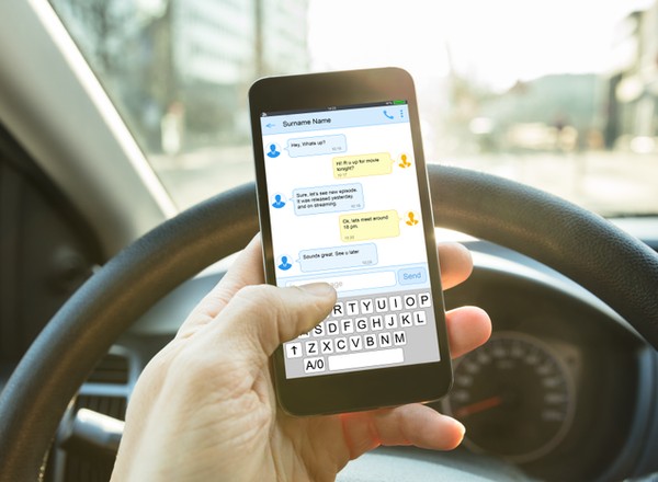 Niemcy chcą łapać kierowców korzystających z telefonów. Zastosują do tego specjalną technologię