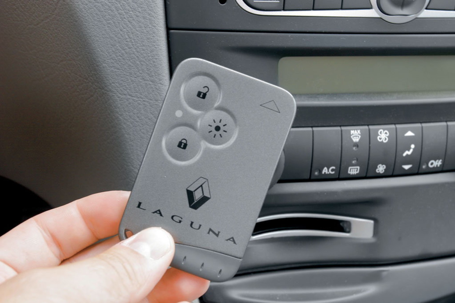 Renault Laguna II - którą wersję warto kupić z benzyną czy dieslem?