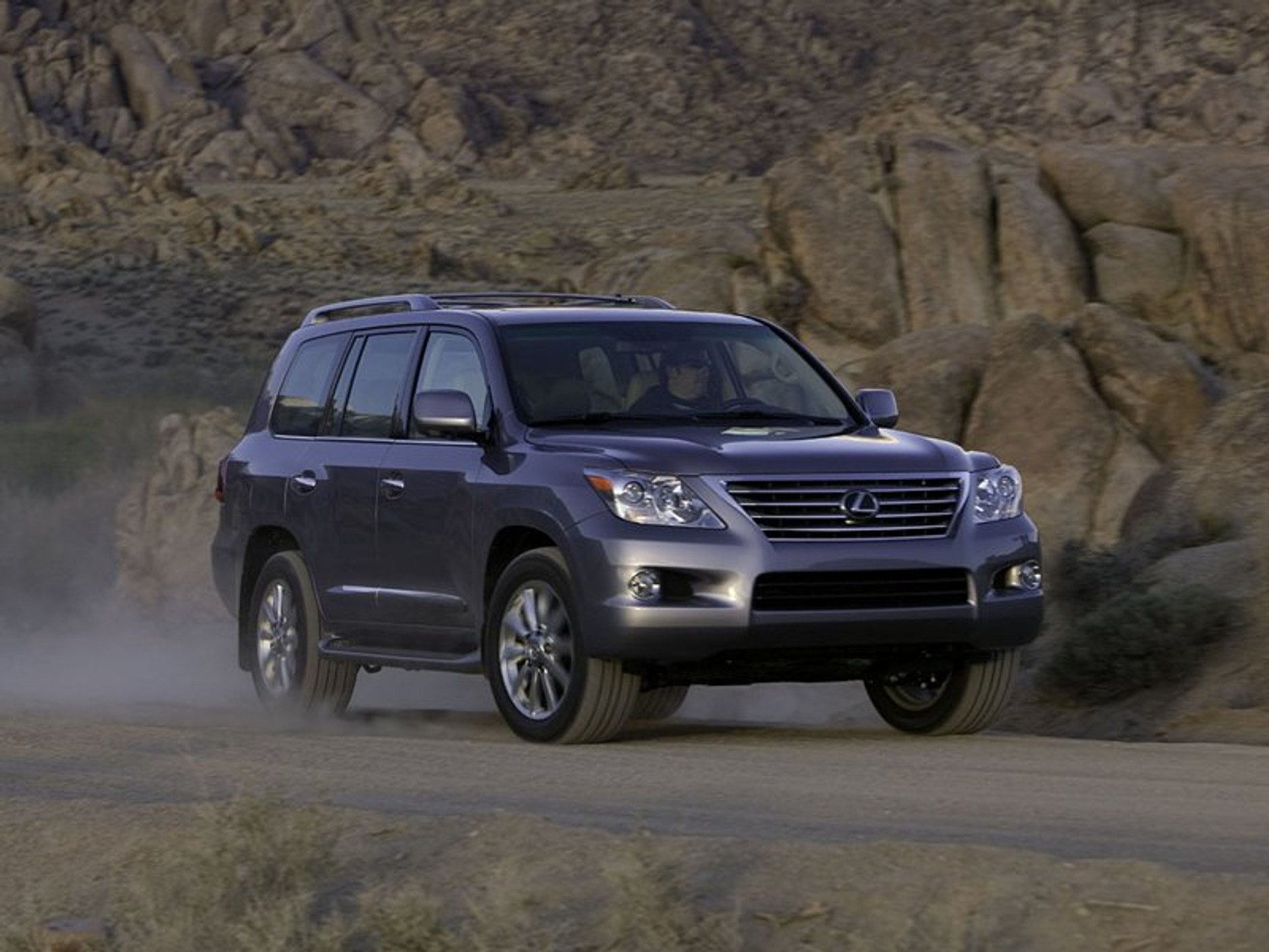 Lexus LX 570 nowa kreacja na temat Land Cruisera