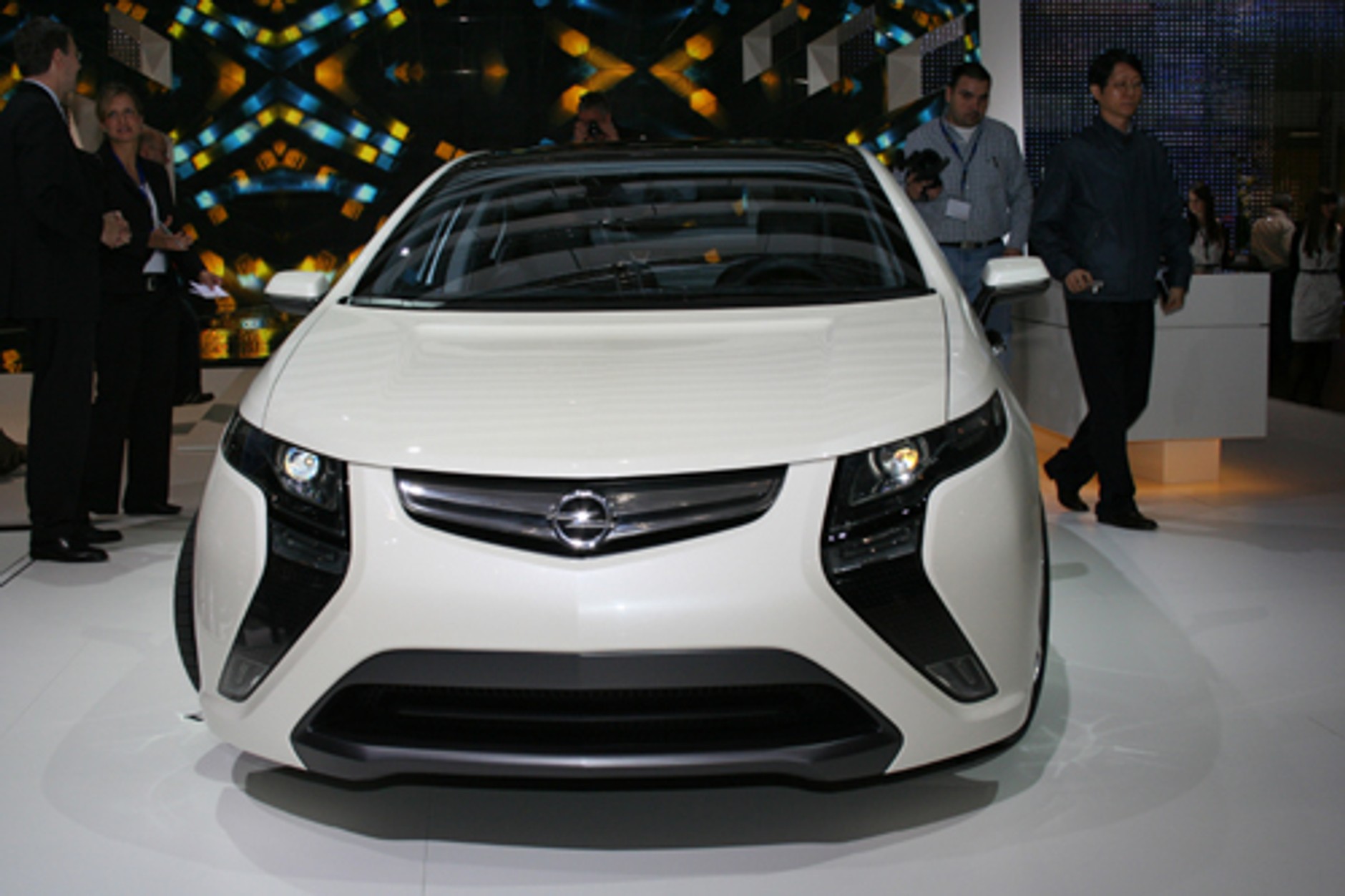 Genewa 2009 - Ekoauta na topie