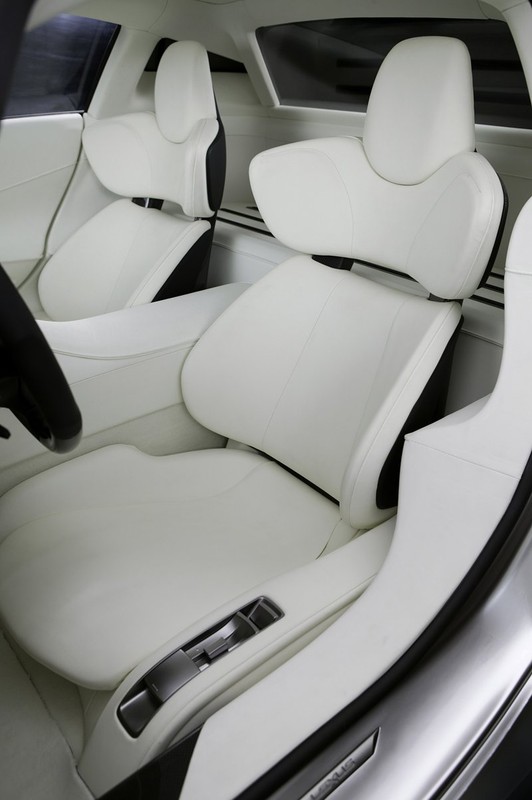 Lexus LFA: zainteresowanie przekroczyło plany produkcyjne