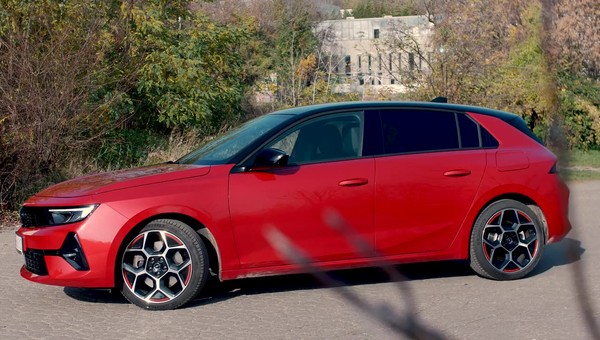 Opel Astra 1.6 Turbo Plug-in Hybrid - czy ma jakieś wady?