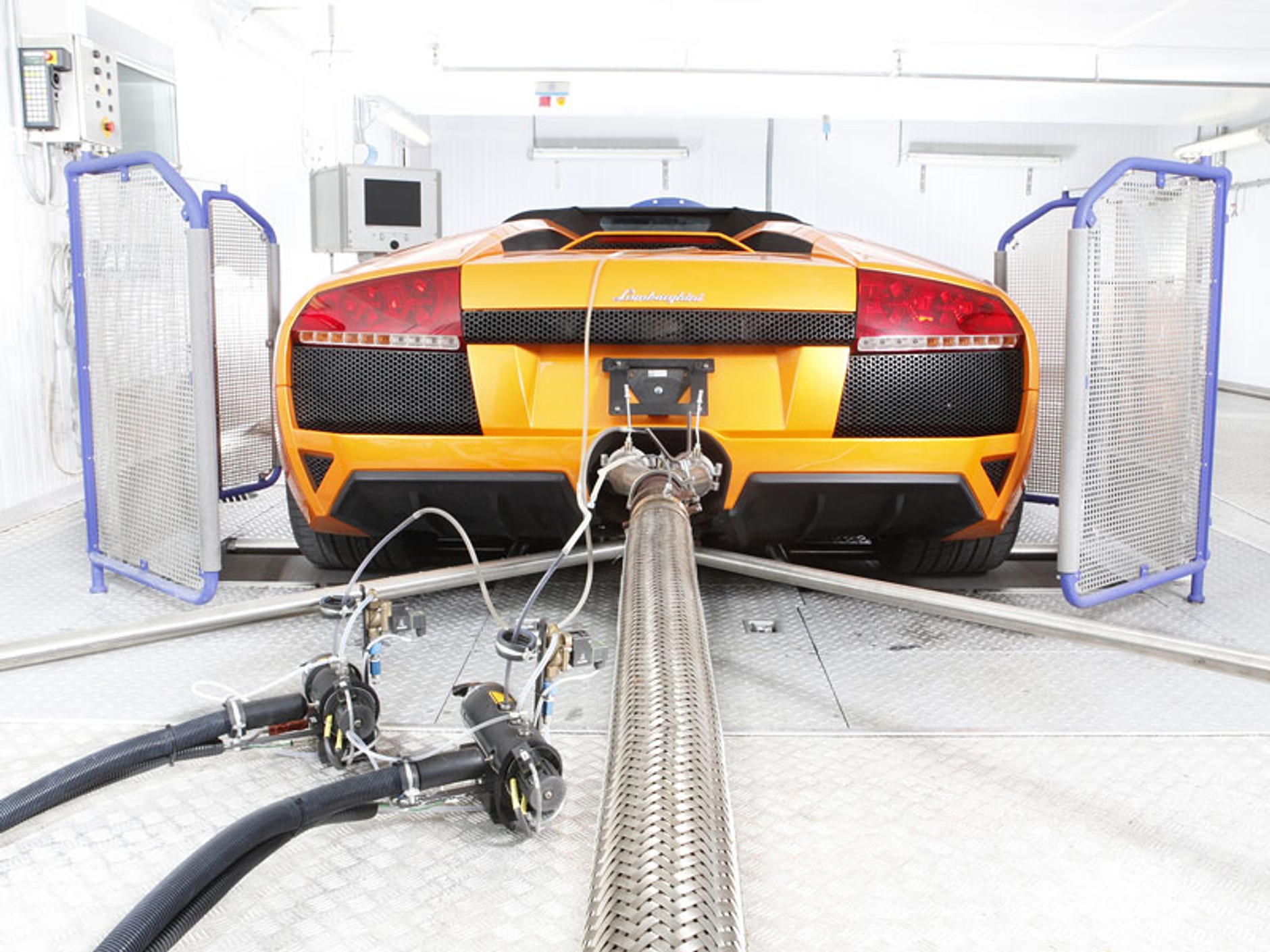 Lamborghini: projekt hybrydowego auta o obniżonej emisji CO<sub>2</sub>