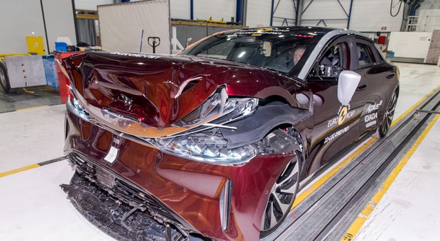 Tylko trzy samochody nie zdobyły pięciu gwiazdek w teście Euro NCAP