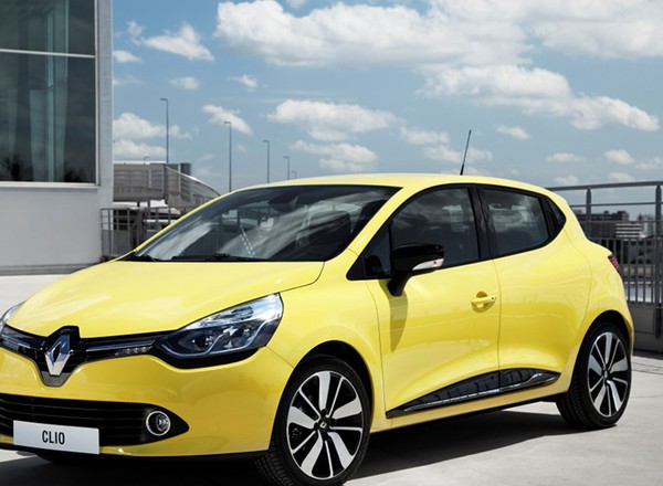 Renault Clio IV: auto generacji Facebooka