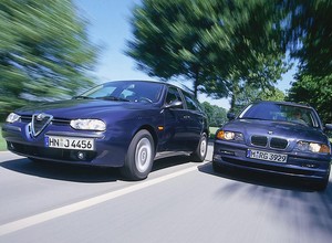 Alfa Romeo 156 2.0 Sportwagon kontra BMW 320i Touring - Kombi z dużymi ambicjami