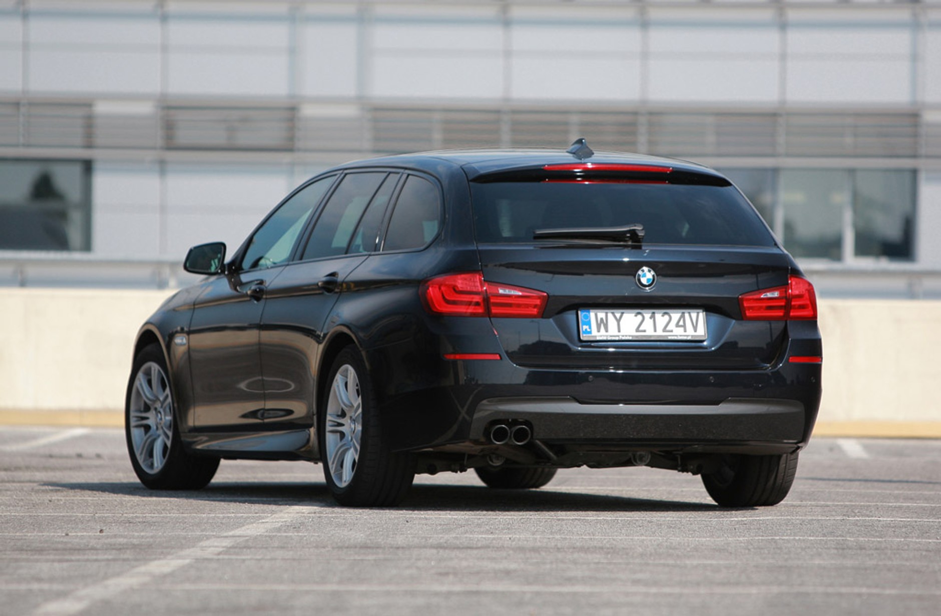 Skoda Superb kontra BMW serii 5 i Mercedes klasy E: czy Skoda okaże się lepsza od Mercedesa i BMW?