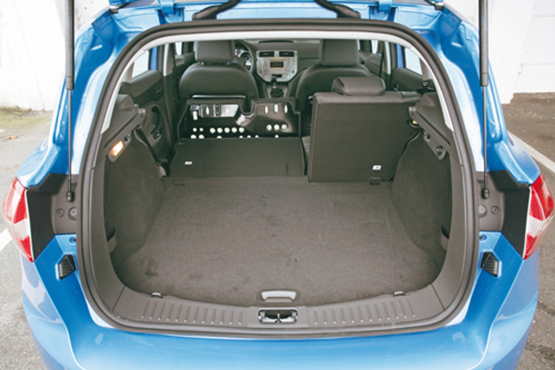 Ford Kuga 2.5 T - Obudź w nim turbo zwierzę