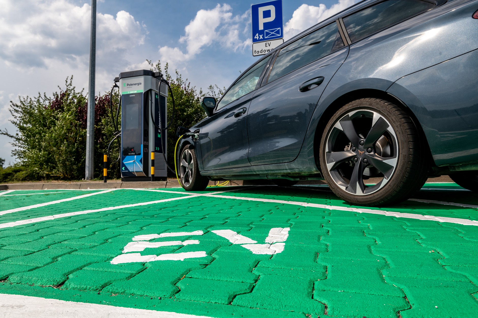 Nowe ładowarki na autostradzie A2