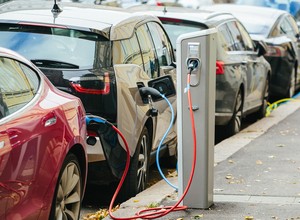 Akumulatory aut elektrycznych trwalsze niż sądzono. Wyniki analizy ponad 8 tys. pojazdów dużym zaskoczeniem