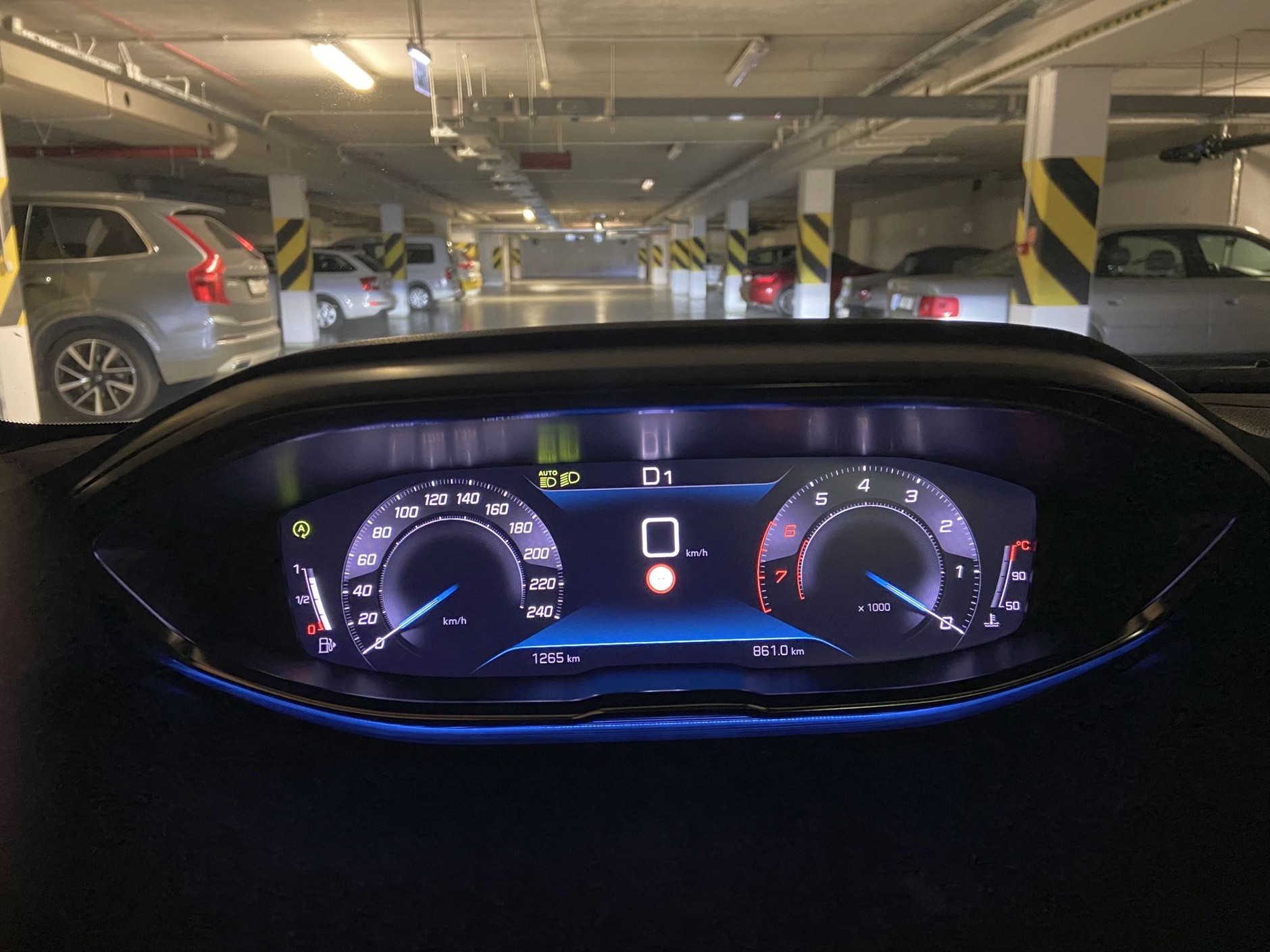 Peugeot 3008 GT pokazał kły - czyli, SUV widoczny w tłumie