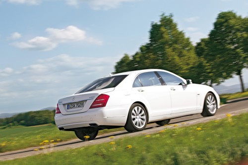 Lexus LS 600h kontra Mercedes S 400 Hybrid - Luksus z czystym sumieniem