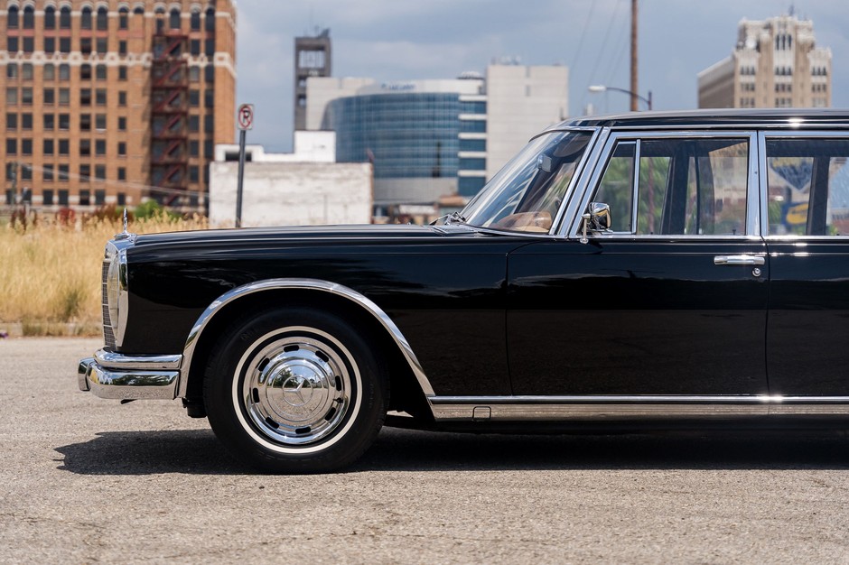 Mercedes Benz 600 LWB Pullman
