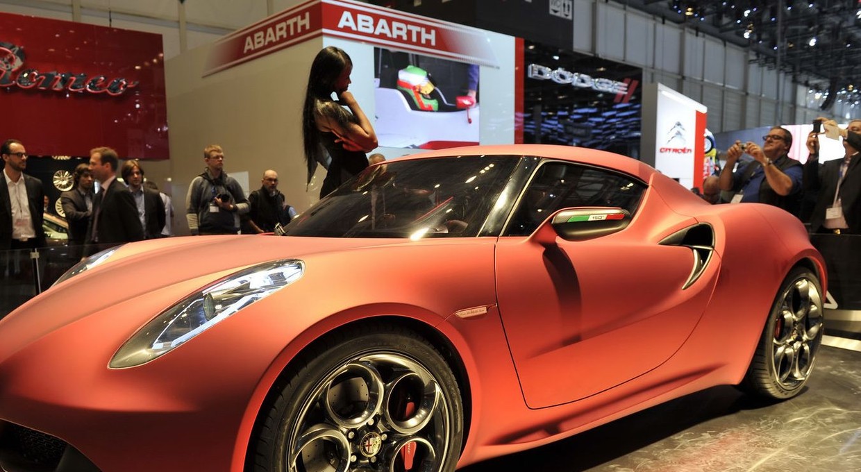 Czym zaskakuje Alfa Romeo 4C Concept?