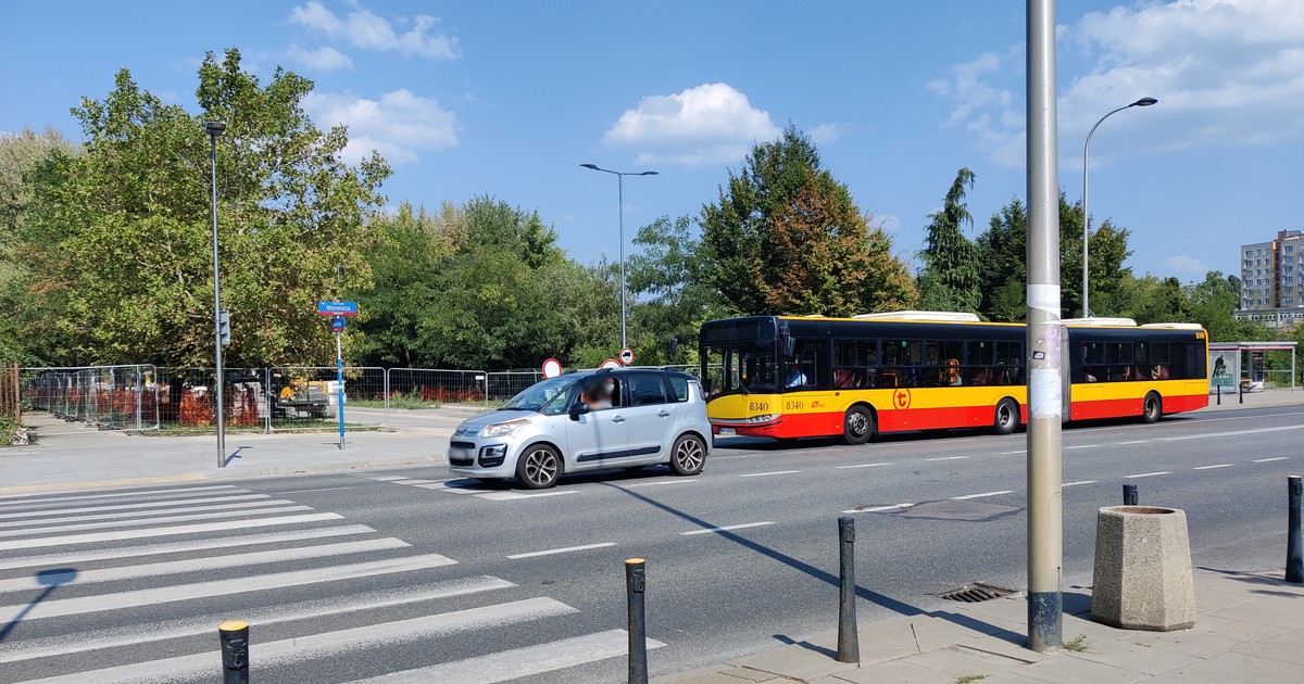 Ulica Woronicza w Warszawie po zamontowaniu progów zwalniających