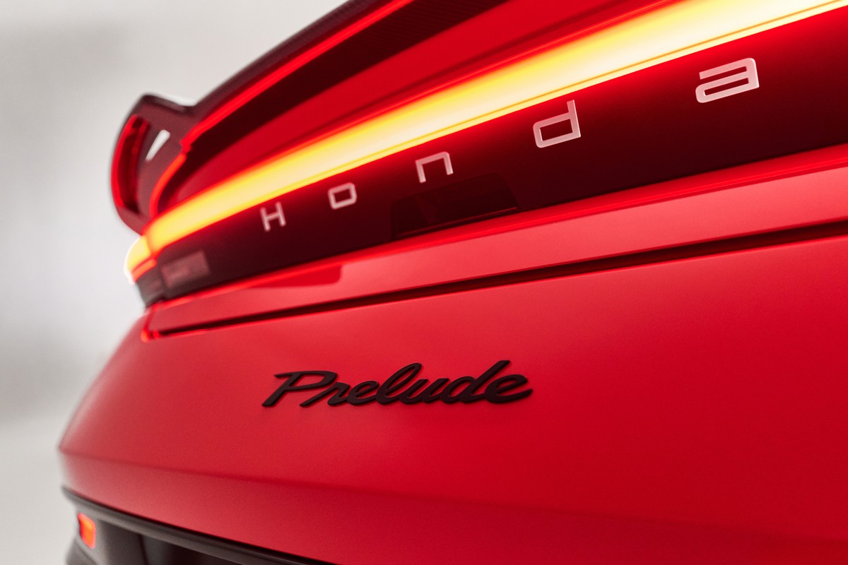 Honda dołożyła Prelude części od Civica Type R. Dostała zawieszenie i hamulce