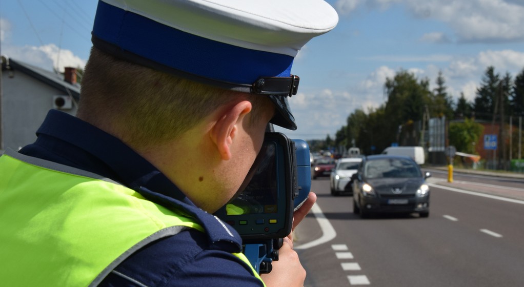 Obraz pochodzący z serwisu https://podkarpacka.policja.gov.pl/rze/aktualnosci/127687,Podsumowanie-dzialan-Predkosc-na-podkarpackich-drogach.html