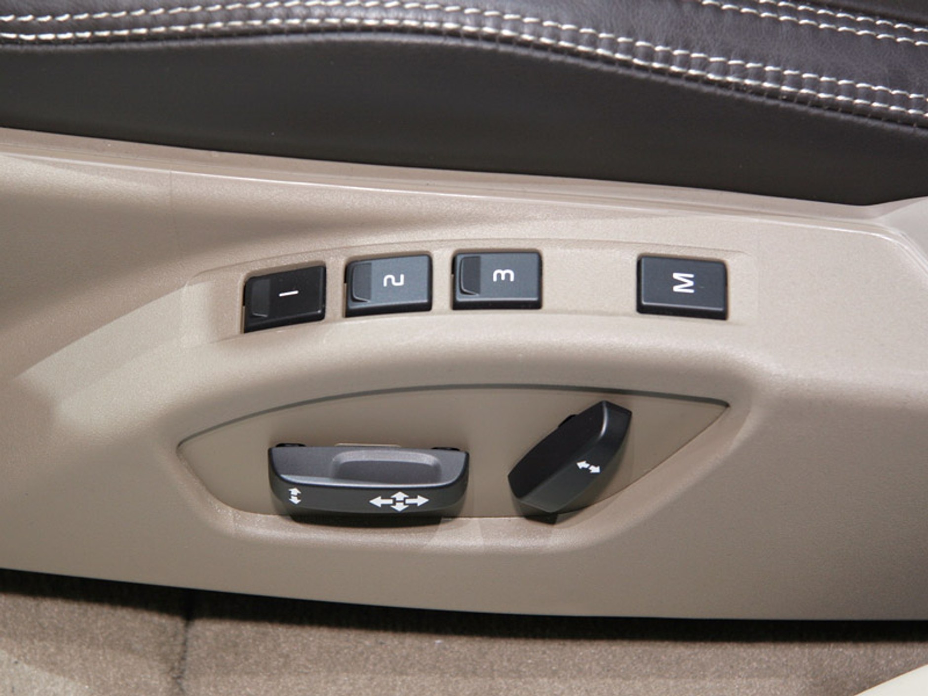 Genewa 2008: Volvo XC60 - nowy standard bezpieczeństwa (fotogaleria + wideo)