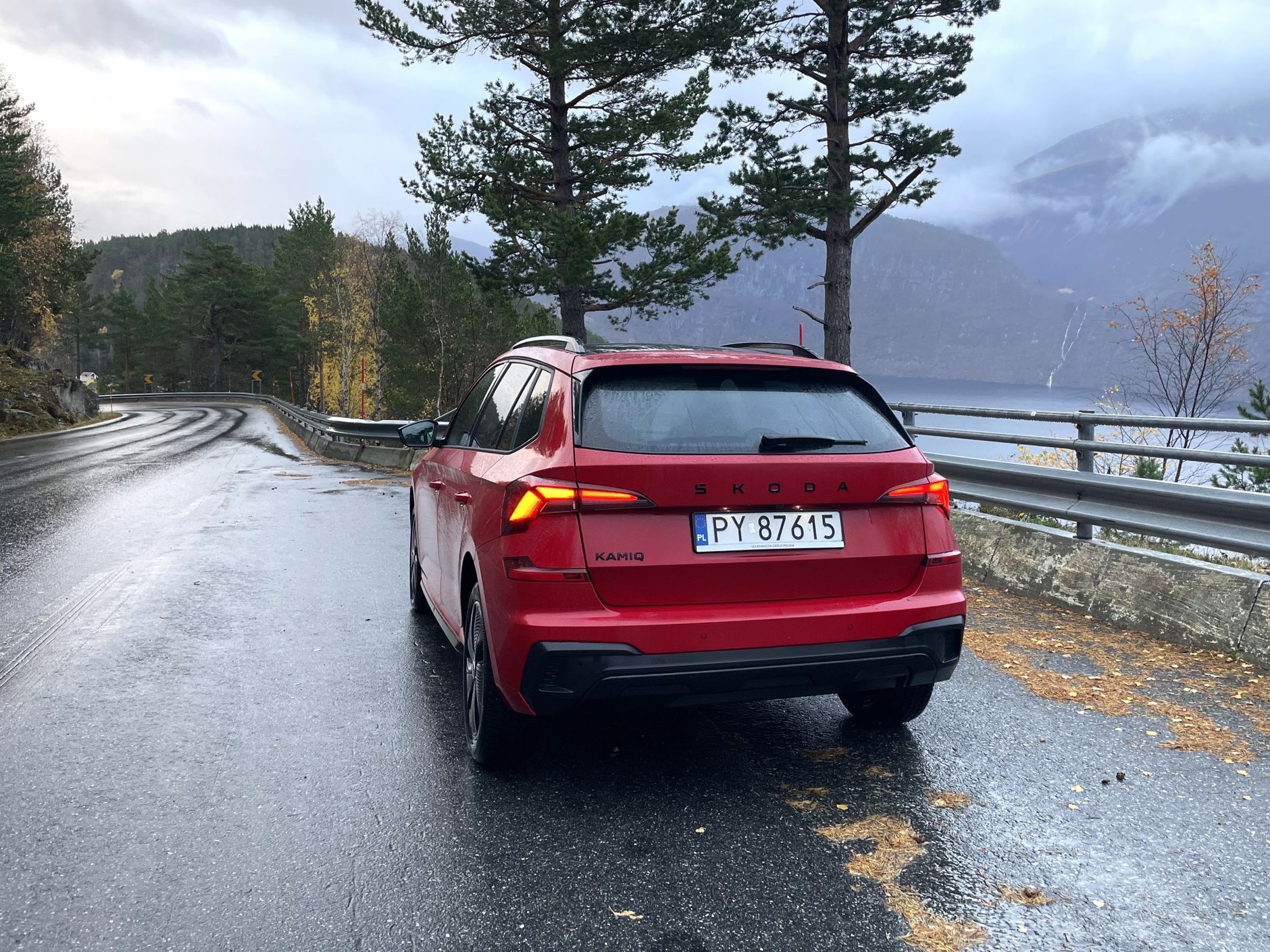 Mała uterenowiona "czeszka" polubiła norweskie serpentyny