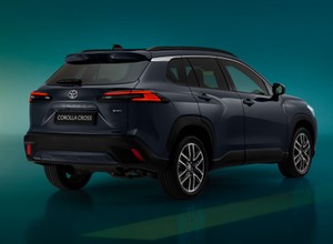 Nowa Toyota Corolla Cross ma już polskie ceny. Na premierę dwa cenniki