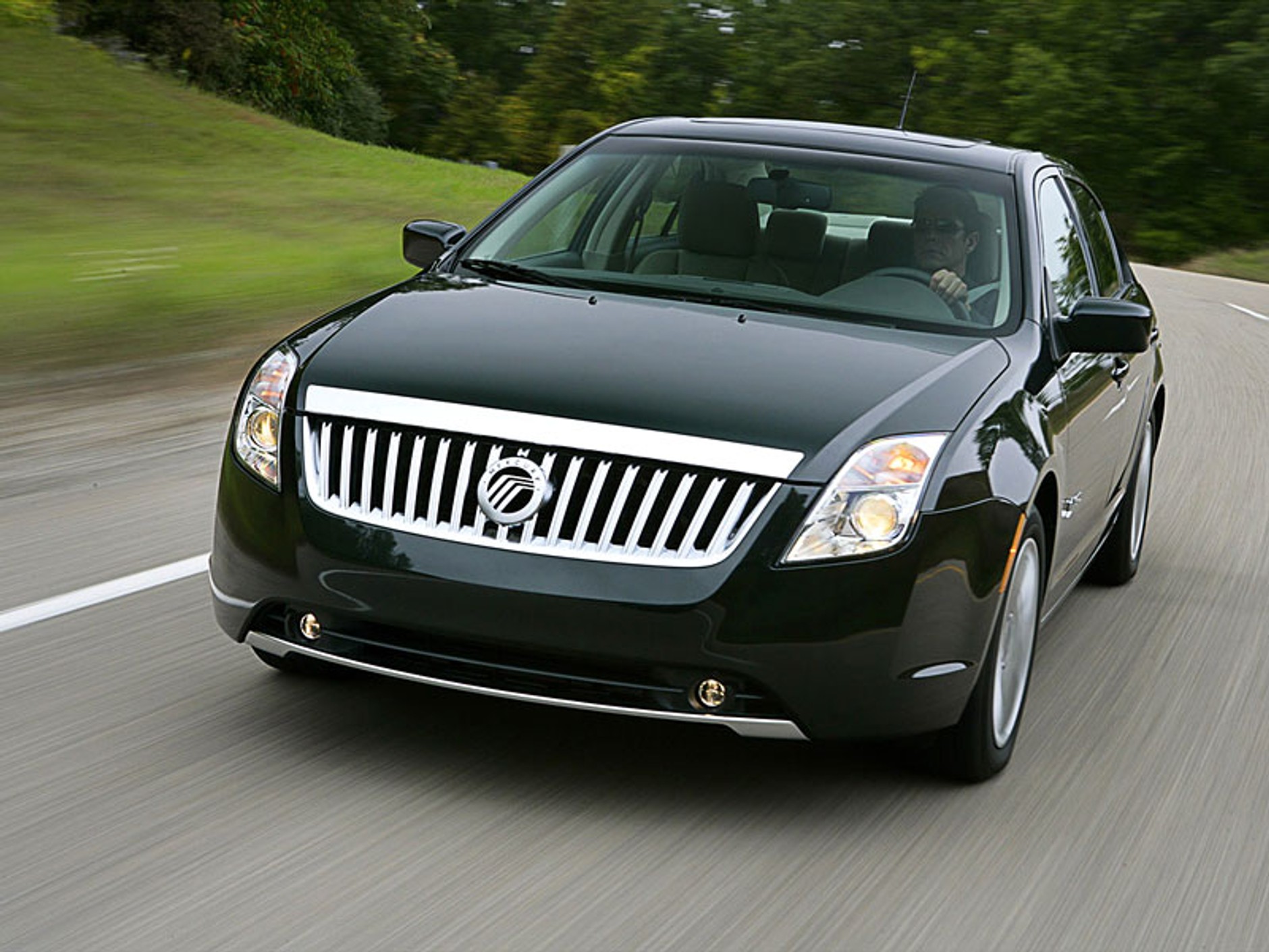 Los Angeles 2008: Mercury Milan z nową twarzą i napędem hybrydowym