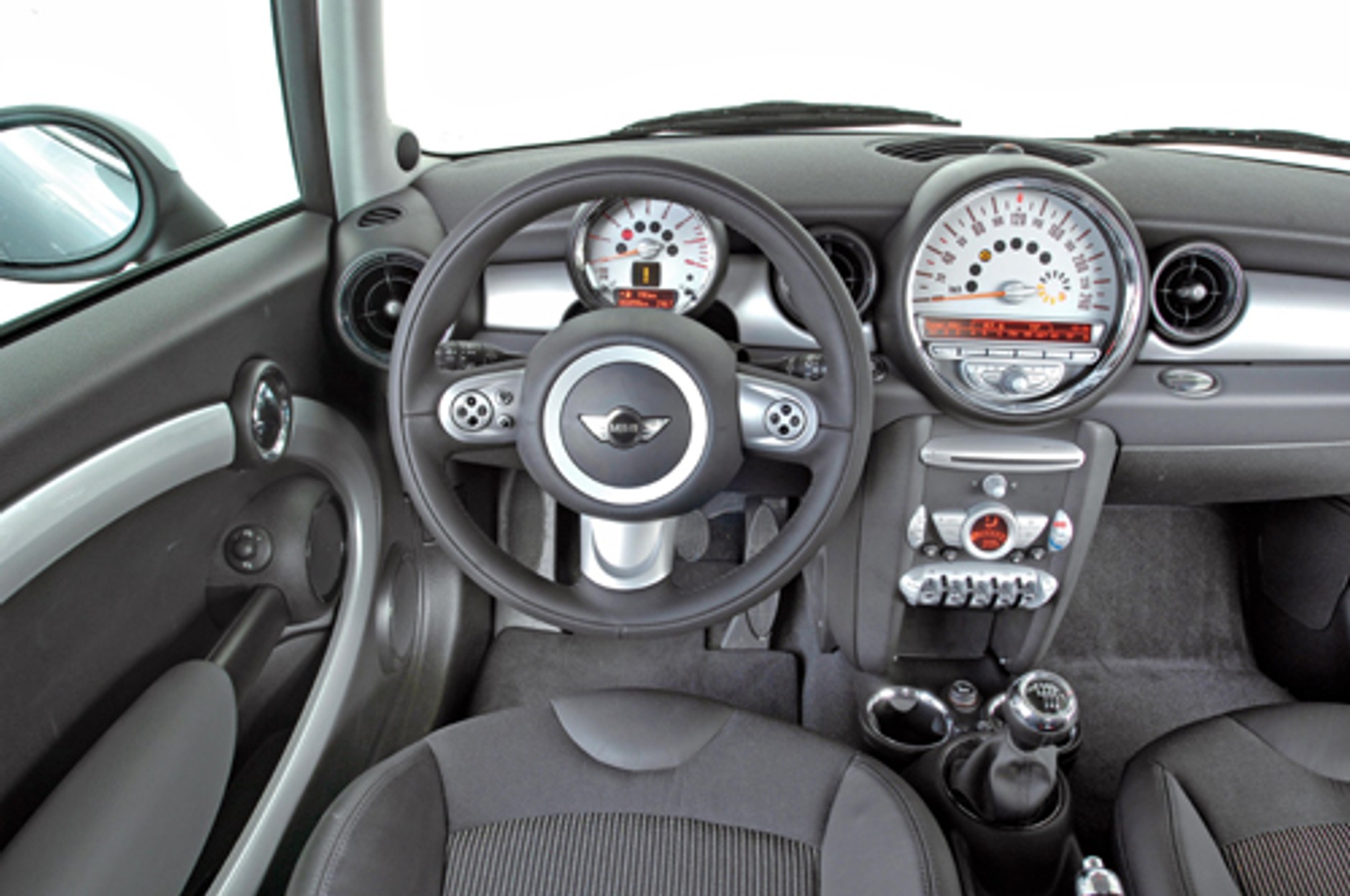 Fiat 500 kontra Mini i Twingo - Co naprawdę potrafią kultowe maluszki?