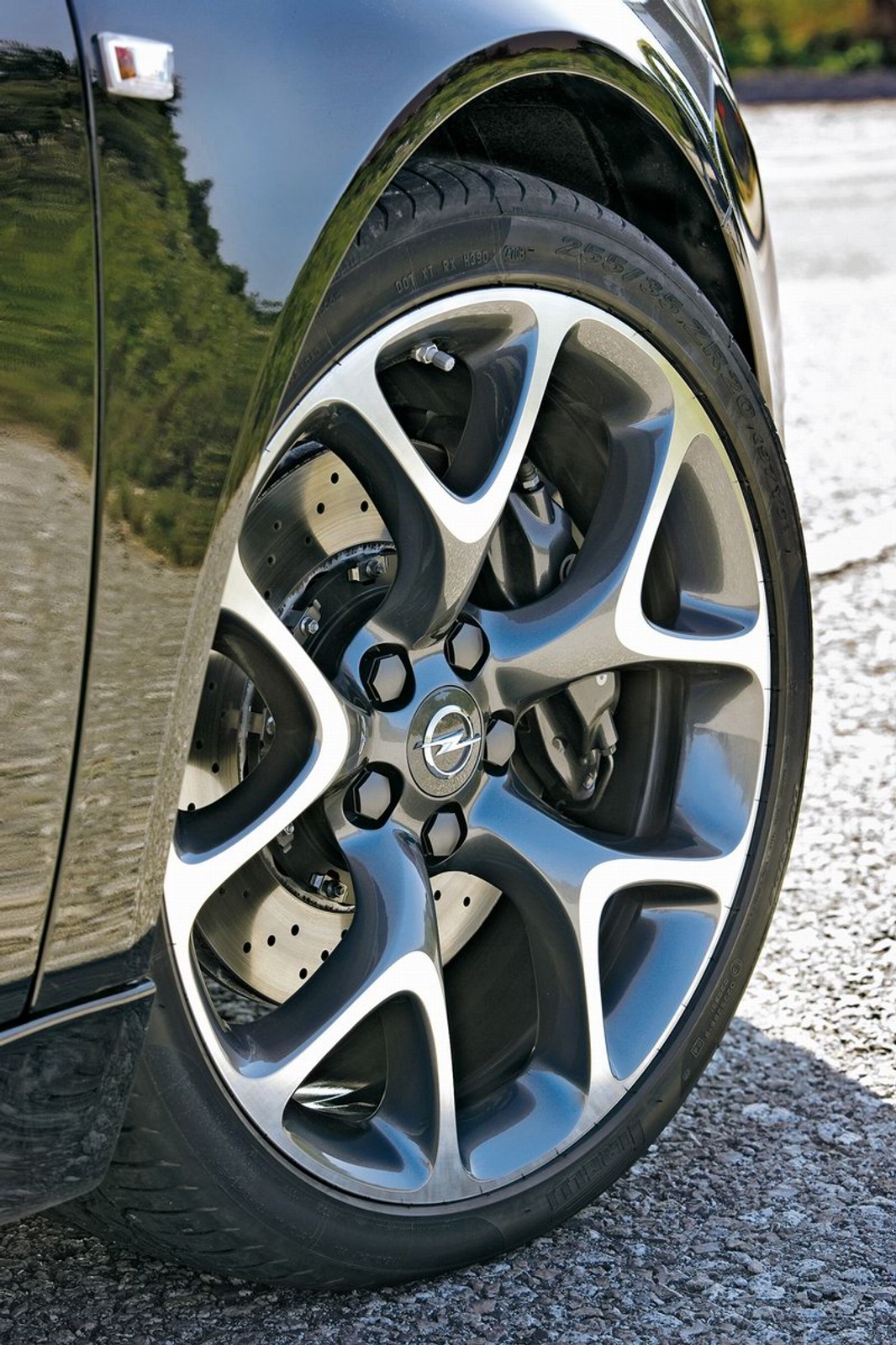 Opel Insignia OPC: Kombi jak błyskawica