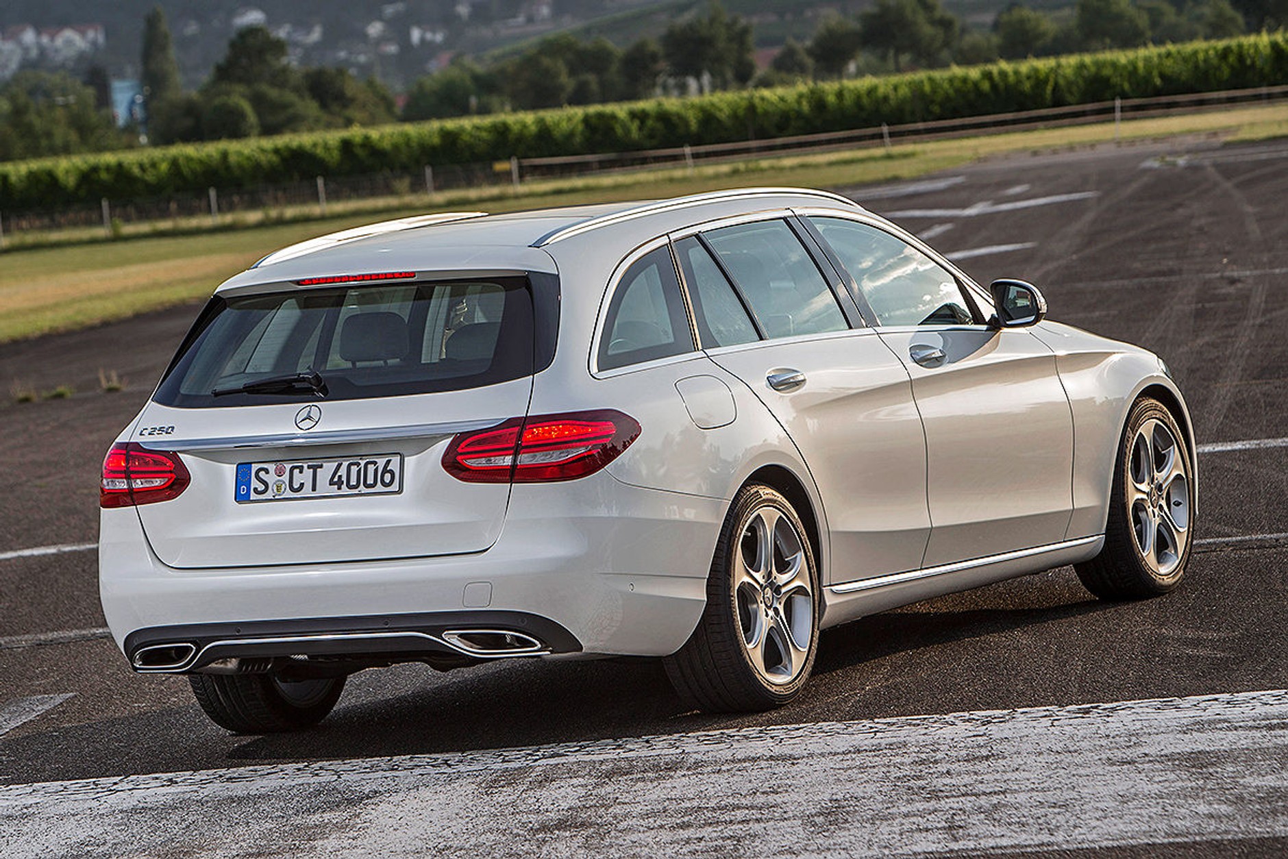 Jak jeździ Mercedes klasy C w wersji kombi?