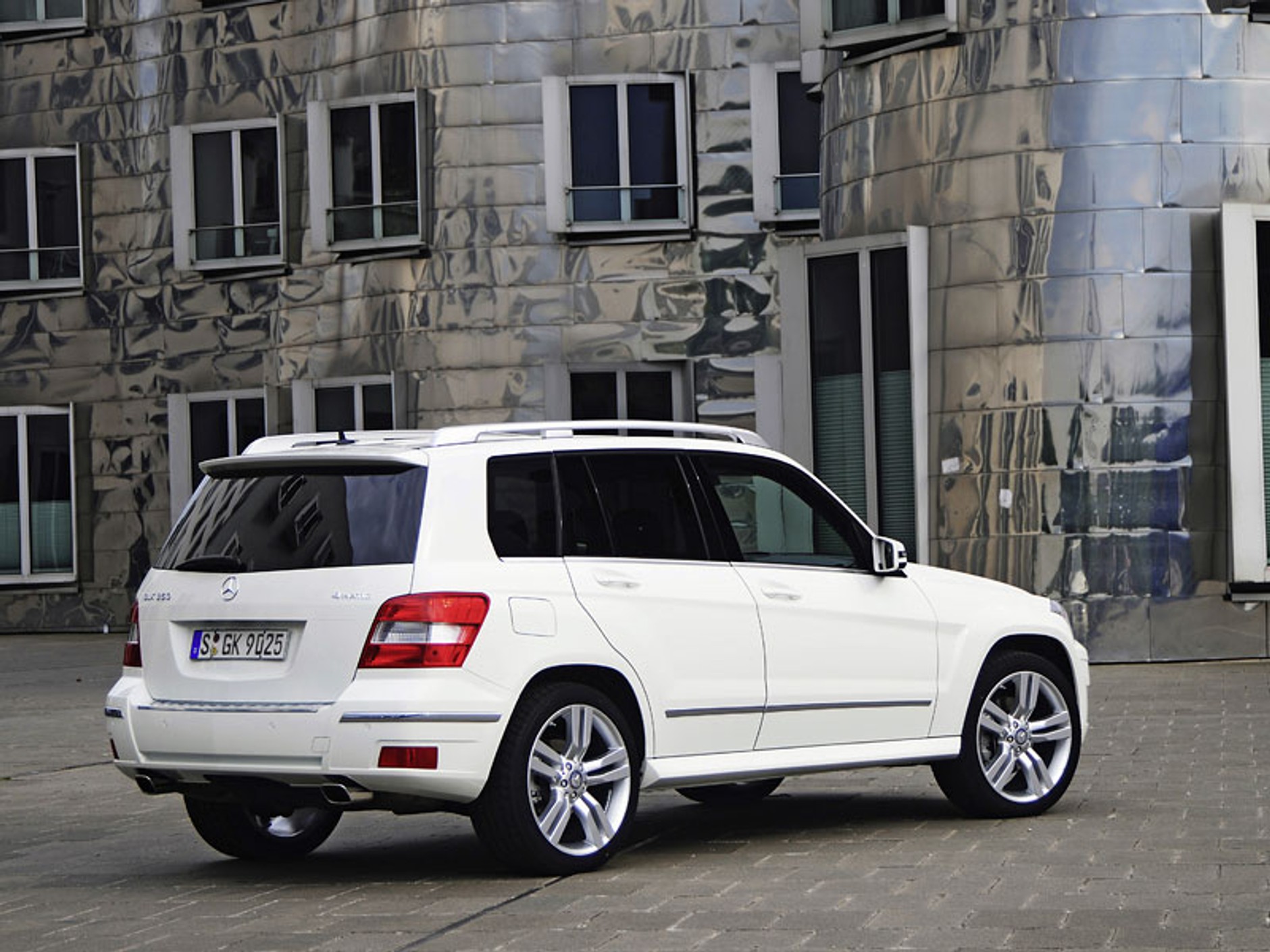 Mercedes-Benz GLK: przetestowany w Namibii (fotogaleria + informacje)