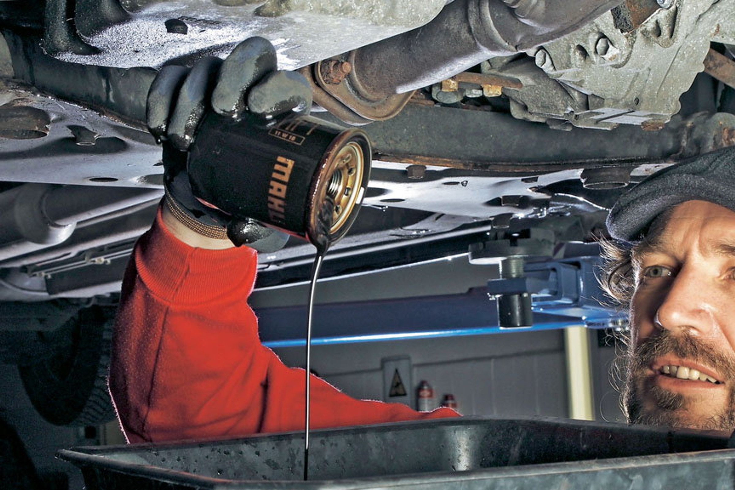 Co ile trzeba wymieniać olej? Kto patrzy tylko na przebieg, ten będzie miał problem