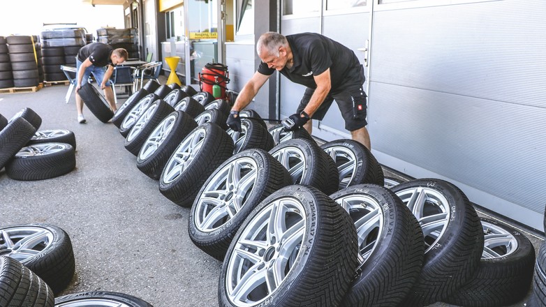 Test opon letnich 2022. Opony w rozmiarze 215/55 R17